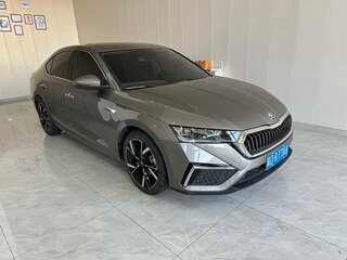 2022 Skoda Octavia IV (A8), серый, 1900000 рублей, вид 1