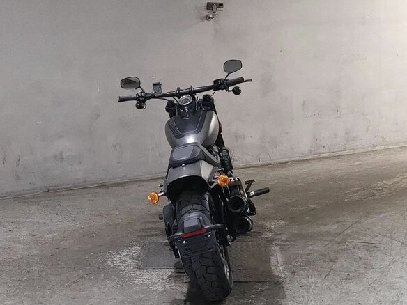 2017 Harley-Davidson Fat Bob, серый, 1114000 рублей - вид 3