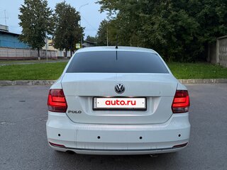 2016 Volkswagen Polo V Рестайлинг, белый, 450000 рублей, вид 4