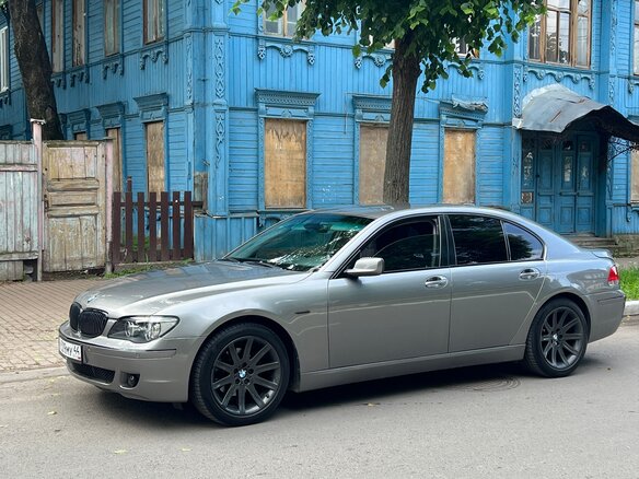 2005 BMW 7 серии 730i IV (E65/E66) Рестайлинг, серый, 1170000 рублей - вид 2