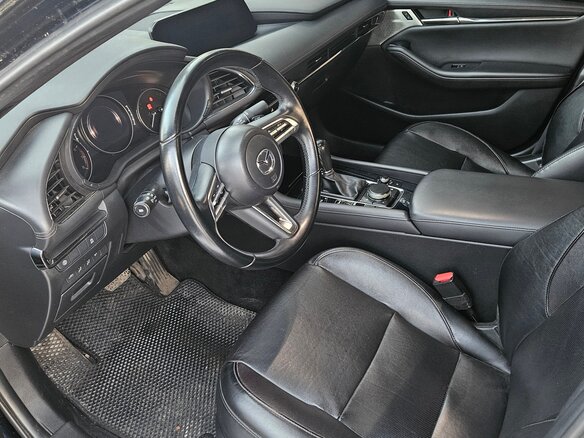 2019 Mazda 3 IV (BP), синий, 2250000 рублей - вид 12
