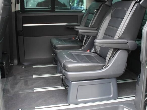 2022 Volkswagen Multivan T6 Рестайлинг, чёрный, 4679088 рублей - вид 9
