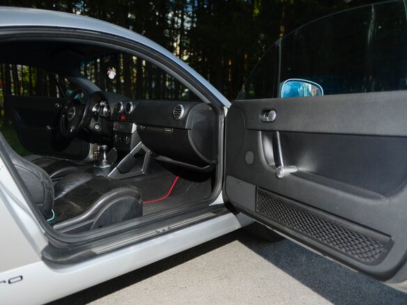 2000 Audi TT I (8N), серебристый, 600000 рублей - вид 14