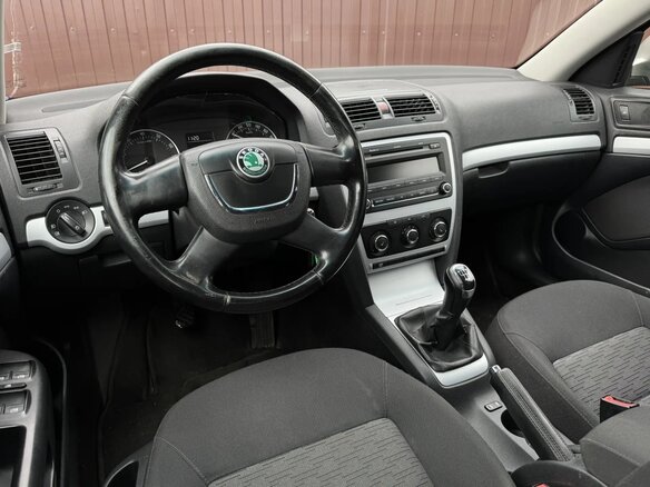 2011 Skoda Octavia II (A5) Рестайлинг, серый, 648000 рублей - вид 7