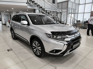 2021 Mitsubishi Outlander III Рестайлинг 3, серебристый, 3120000 рублей, вид 3