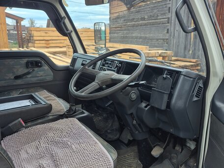 1993 Mazda Titan, белый, 1600000 рублей, вид 5