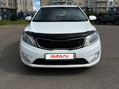 2013 Kia Rio 4-speed III, белый, 780000 рублей, вид 2