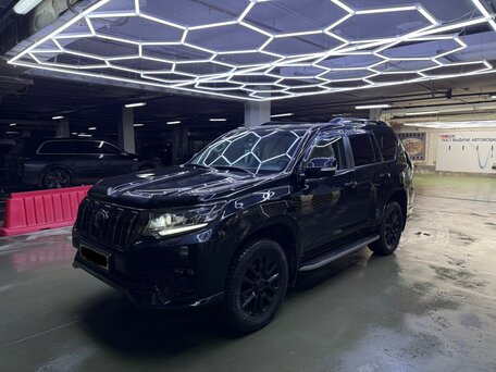 2021 Toyota Land Cruiser Prado 150 Series Рестайлинг 2, чёрный, 7000000 рублей, вид 3