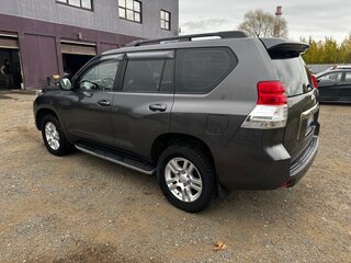 2010 Toyota Land Cruiser Prado 150 Series, серый, 2000000 рублей, вид 4