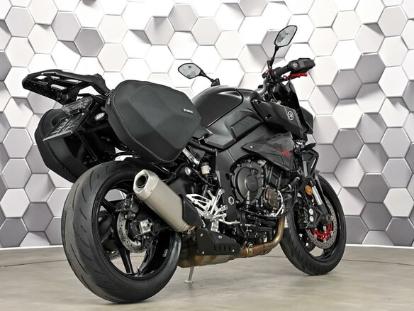 2017 Yamaha MT-10, чёрный, 1149000 рублей - вид 6