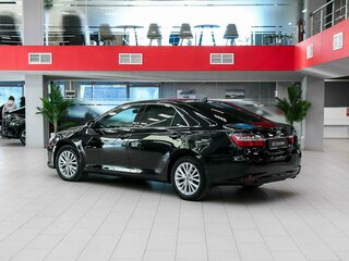 2017 Toyota Camry VII (XV50) Рестайлинг 2, белый, 1750000 рублей, вид 4
