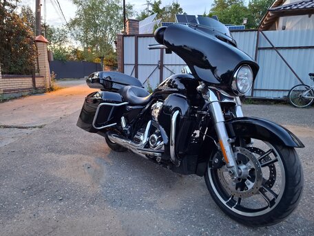2017 Harley-Davidson Street Glide, чёрный, 1250000 рублей, вид 1