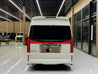 2024 Toyota HiAce H300, белый, 15666666 рублей, вид 4