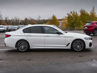 2020 BMW 5 серии 520d xDrive VII (G30/G31/G38) Рестайлинг, белый, 4570000 рублей, вид 5