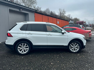 2018 Volkswagen Tiguan II, белый, 2520000 рублей, вид 4