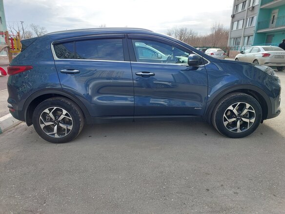 2020 Kia Sportage IV Рестайлинг, синий, 2750000 рублей - вид 6