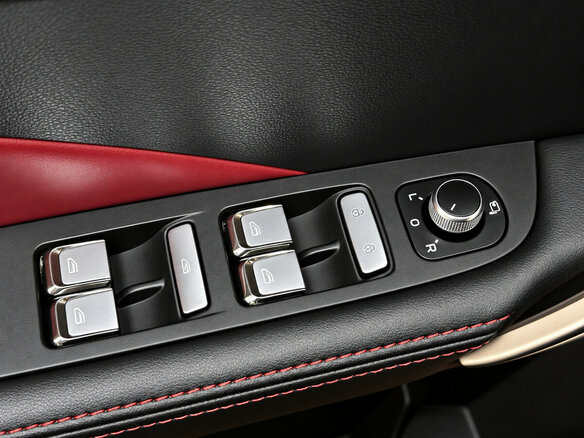 2022 Geely Coolray I, серый, 1690000 рублей - вид 13