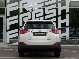 2015 Toyota RAV4 IV (XA40), белый, 1790000 рублей, вид 4