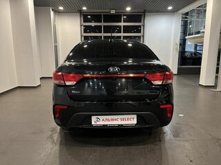 2018 Kia Rio IV, чёрный, 1095000 рублей, вид 4