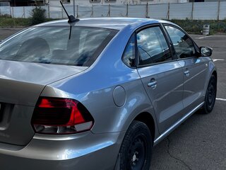2017 Volkswagen Polo V Рестайлинг, серебристый, 1300000 рублей, вид 5