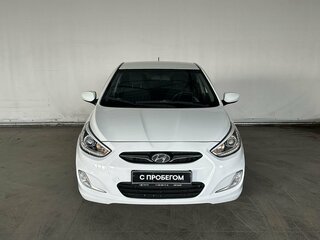 2014 Hyundai Solaris I Рестайлинг, белый, 955000 рублей, вид 2