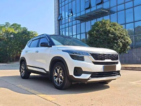 2022 Kia KX3, белый, 1720000 рублей, вид 2