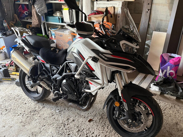 2023 Benelli TRK 702, белый, 550000 рублей - вид 2