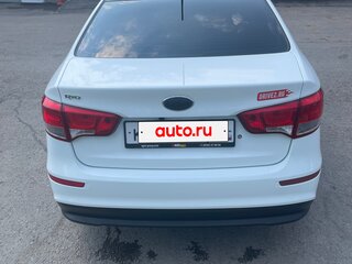 2016 Kia Rio III Рестайлинг, белый, 940000 рублей, вид 4