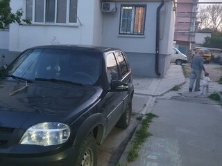 2011 Chevrolet Niva I Рестайлинг, чёрный, 430000 рублей, вид 1