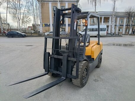 2007 TCM FD30, золотистый, 649999 рублей, вид 4