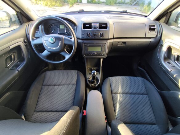 2012 Skoda Fabia II Рестайлинг, белый, 545000 рублей - вид 8