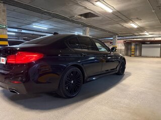 2018 BMW 5 серии 530d xDrive VII (G30/G31/G38), чёрный, 4300000 рублей, вид 4