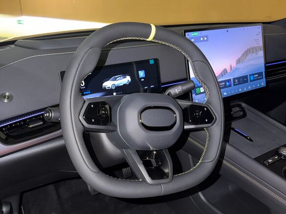 2026 Lynk & Co 07 GT I Рестайлинг, серебристый, 5300000 рублей - вид 9