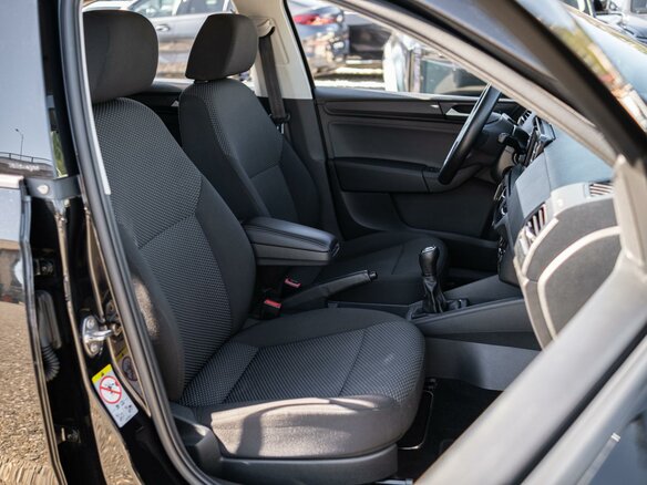 2021 Volkswagen Polo VI, чёрный, 1469000 рублей - вид 7