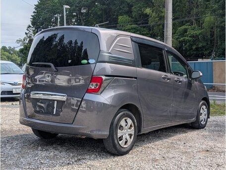 2014 Honda Freed Spike I Рестайлинг, серый, 780000 рублей, вид 5