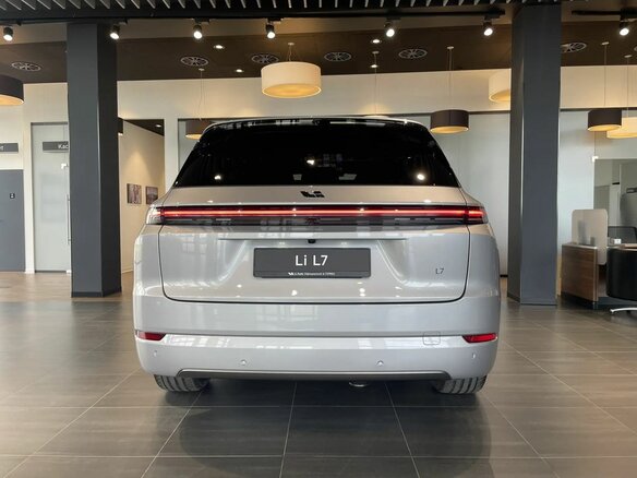2025 Li Auto (Lixiang) L7 52.3 kWh I Рестайлинг, серебристый, 10690000 рублей - вид 7
