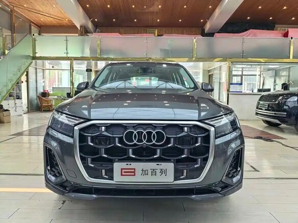 2024 Audi Q7 45 TFSI II (4M) Рестайлинг 2, серый, 9436687 рублей - вид 2