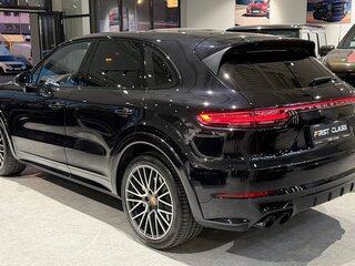 2019 Porsche Cayenne S III, чёрный, 6900000 рублей, вид 4