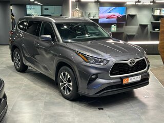 2021 Toyota Highlander IV (XU70), серый, 4550000 рублей, вид 4