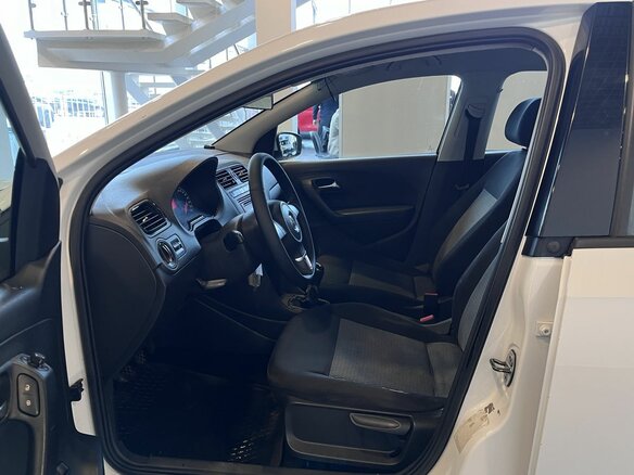 2012 Volkswagen Polo V, белый, 389000 рублей - вид 13