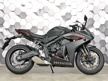 2026 Honda CBR 650R, чёрный, 1377000 рублей, вид 3