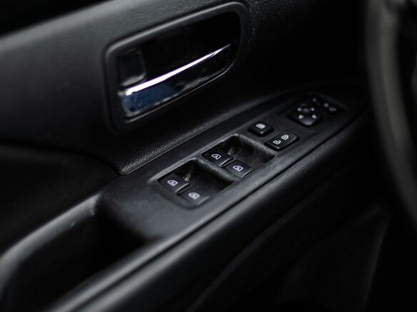 2021 Mitsubishi Outlander III Рестайлинг 3, чёрный, 1815000 рублей - вид 10