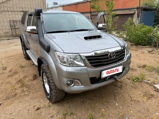 2014 Toyota Hilux VII Рестайлинг, серебристый, 3400000 рублей, вид 2