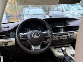 2016 Lexus ES 250 VI Рестайлинг, серый, 3100000 рублей, вид 5