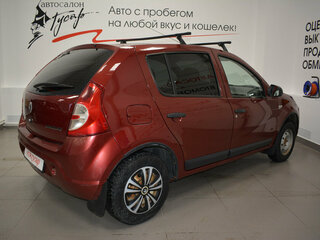 2011 Renault Sandero I, красный, 398000 рублей, вид 4