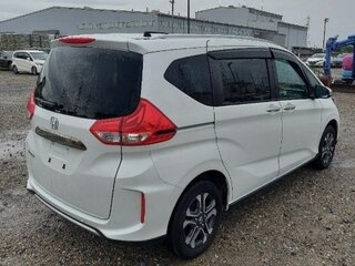 2022 Honda Freed II Рестайлинг, белый, 2090000 рублей, вид 3