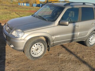 2013 Chevrolet Niva I Рестайлинг, серый, 450000 рублей, вид 5