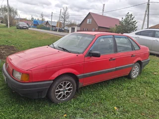 1990 Volkswagen Passat B3, красный, 200000 рублей, вид 4