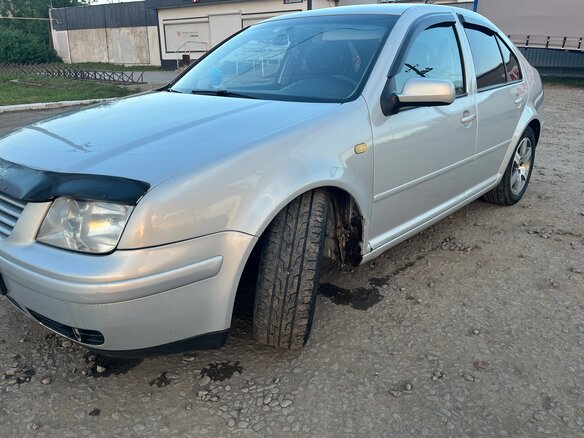 1999 Volkswagen Bora I, серебристый, 400000 рублей