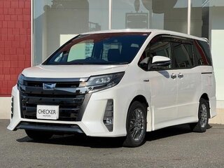2021 Toyota Noah III (R80) Рестайлинг, белый, 2000007 рублей, вид 1